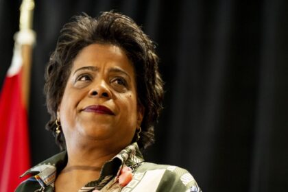 health-minister-announces-funding-extension-for-national-suicide-crisis-helpline