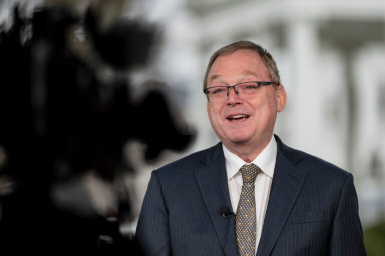 trump-says-he-fears-losing-kevin-hassett-if-appointed-as-fed-chair