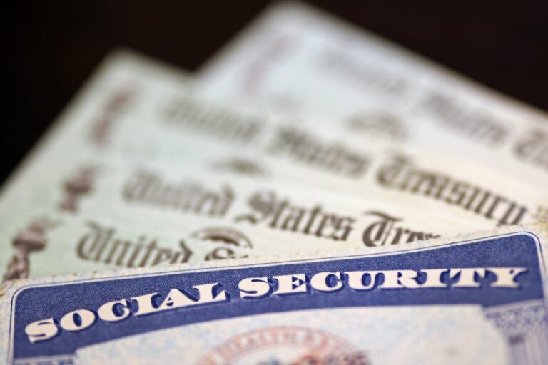 more-americans-now-leaning-heavily-on-social-security-payments,-aarp-survey-finds