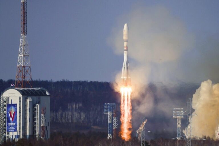 russia-launches-iranian-satellite-into-orbit