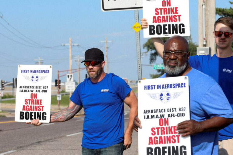 boeing-union-workers-approve-new-contract,-ending-3-month-strike