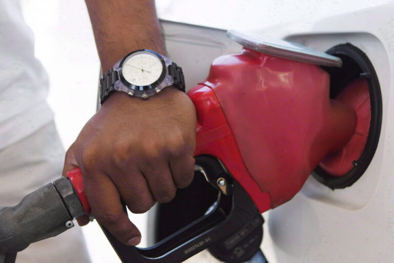economists-expect-annual-inflation-rate-fell-in-october,-driven-by-lower-gas-prices