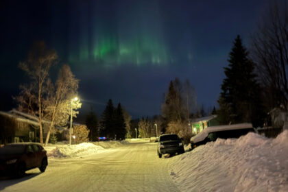 aurora-lights-up-alaska-skies-with-stunning-green-and-red-display