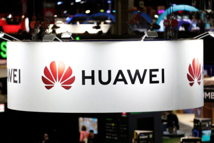 eu-phase-out-of-high-risk-tech-targets-huawei,-chinese-companies
