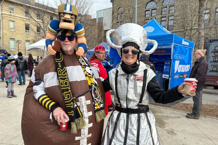 ‘it’s-community-and-fun-and-love:’-grey-cup-superfans-descend-onto-winnipeg