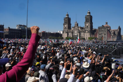 thousands-protest-crime-and-corruption-in-mexico-city