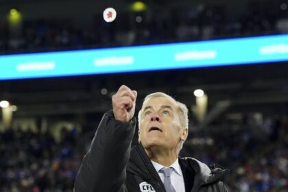 prime-minister-mark-carney-met-with-cheers-and-boos-at-grey-cup-game