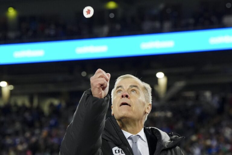 prime-minister-mark-carney-met-with-cheers-and-boos-at-grey-cup-game