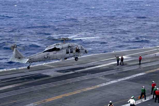 trump-says-‘big-force’-of-us-naval-ships-headed-toward-iran