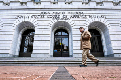 appeals-court-considers-trump’s-ability-to-deport-under-alien-enemies-act