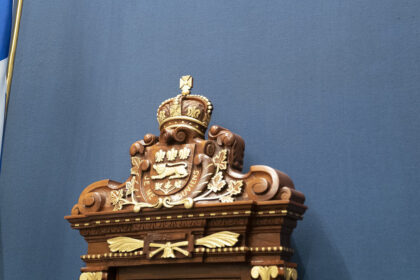 quebec-government-removing-the-british-crown-from-province’s-coat-of-arms