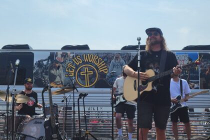 quebec-city-sued-by-non-profit-following-cancellation-of-permit-for-us-christian-performer