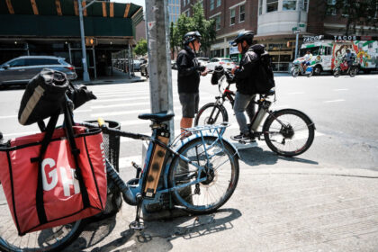 us-workers-increasingly-turn-to-gig-economy-as-job-market-loses-steam:-report