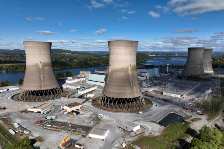 energy-department-issues-$1-billion-loan-to-reboot-three-mile-island-nuclear-plant