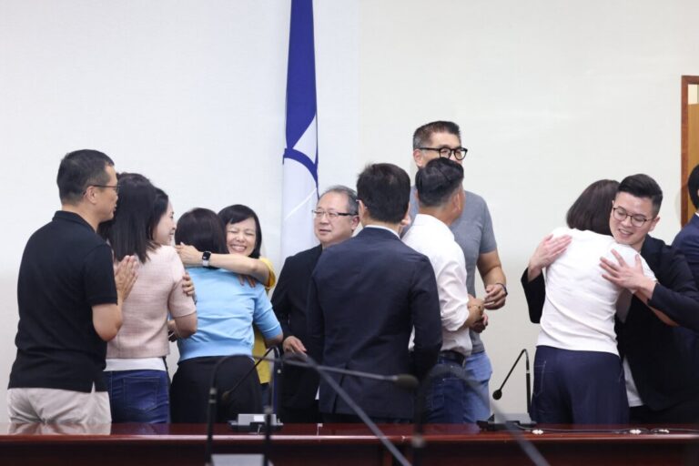 taiwan’s-china-friendly-opposition-lawmakers-survive-recall-vote