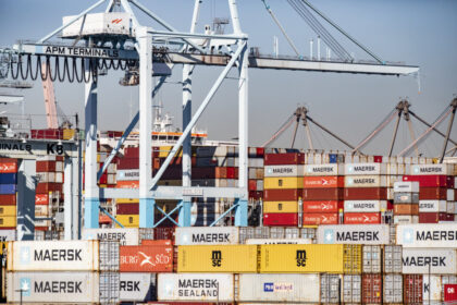 tariffs-will-reduce-us-deficits-by-$1-trillion-less-than-previous-estimate:-congressional-budget-office