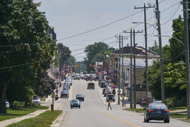 why-canada’s-economy-is-outgrowing-its-big-cities