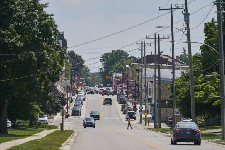 why-canada’s-economy-is-outgrowing-its-big-cities