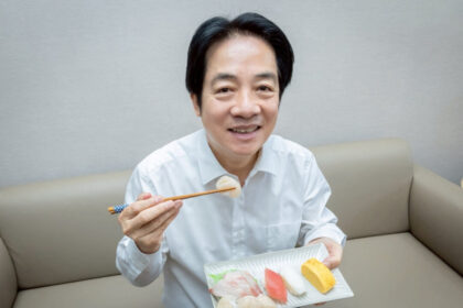 with-a-sushi-lunch,-taiwan-president-shows-support-for-japan-in-china-dispute