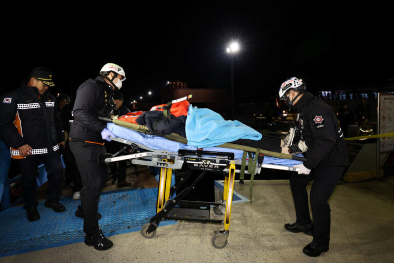 south-korea-arrests-crew-members-for-negligence-after-ferry-runs-aground