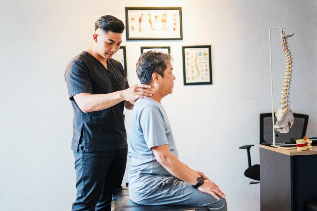 can-chiropractic-care-ease-neck-pain?-what-recent-science-says