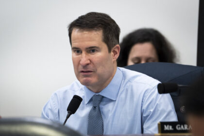 house-democrats-seek-to-block-funding-for-us-military-action-against-venezuela