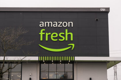 amazon-to-close-go-and-fresh-stores,-open-more-than-100-whole-foods-markets