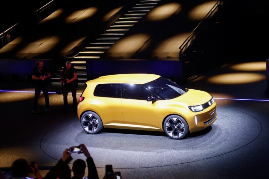 electric-vehicles-outsell-gasoline-autos-in-eu-for-first-time