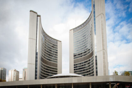city-of-toronto-says-investigation-underway-after-video-shows-snowplow-driving-through-protesters
