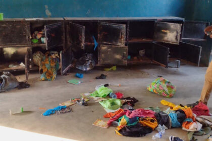 gunmen-abduct-more-than-200-schoolchildren-and-12-teachers-in-attack-on-nigerian-catholic-school