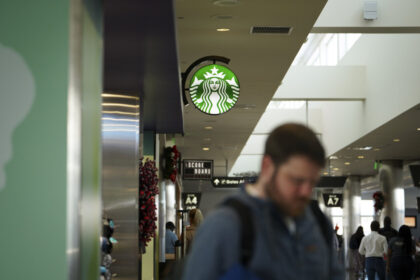starbucks-attracts-more-customers,-5-percent-stock-gain
