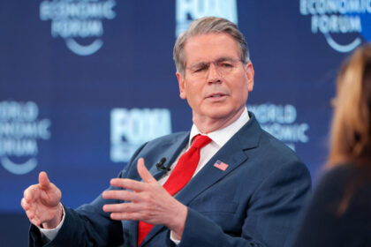 trump-official-says-carney-shouldn’t-‘pick-fight’-with-us-going-into-free-trade-negotiations