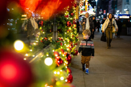 nearly-200-million-shoppers-expected-to-hit-stores-thanksgiving-weekend