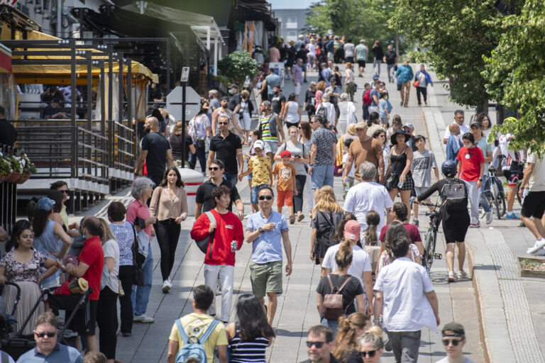 alberta’s-population-could-eclipse-bc’s-in-coming-years,-according-to-statcan-projections