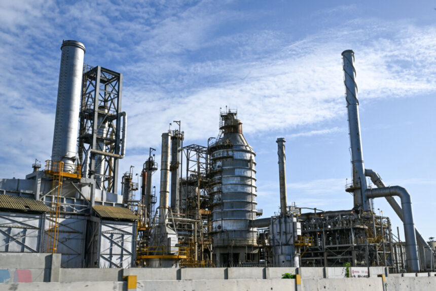 us-eases-some-venezuela-oil-sanctions