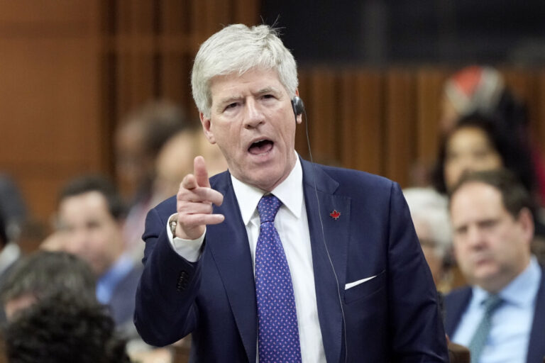 hodgson-says-ottawa-is-close-to-providing-clarity-on-bc-tanker-ban