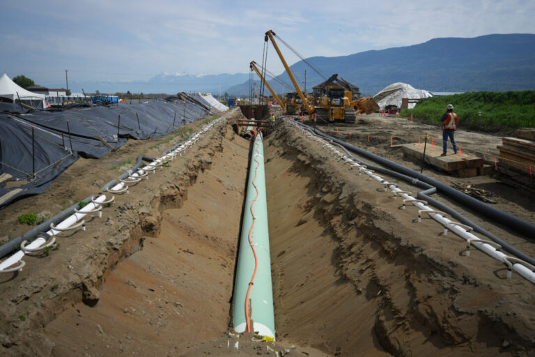 53-percent-of-british-columbians-support-a-new-pipeline-from-alberta:-poll
