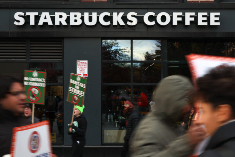 starbucks-workers’-strike-expands-to-83-cities-on-black-friday