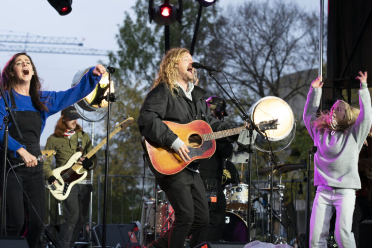 court-permits-church’s-lawsuit-against-montreal-over-fine-tied-to-us-christian-musician-event