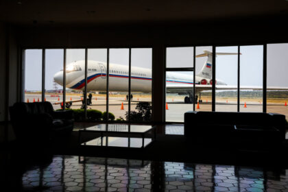 venezuela-bans-six-international-airlines-that-observed-us-airspace-warning