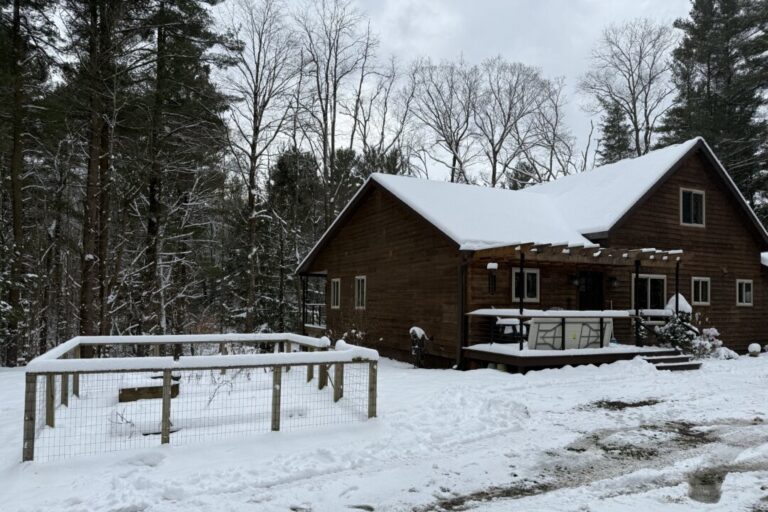 midwest-thanksgivings-hit-with-lake-effect-snow-storms