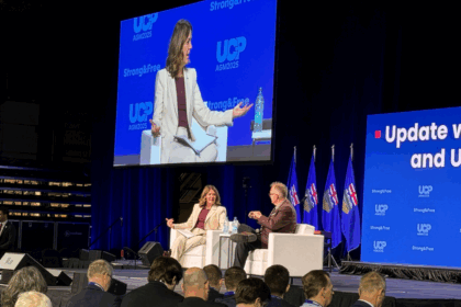 premier-smith-touts-pipeline-agreement-with-ottawa,-other-initiatives-at-ucp-meeting