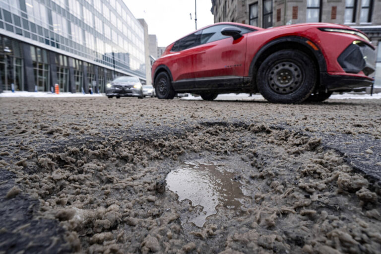 montreal-launches-blitz-to-repair-‘catastrophic’-number-of-potholes-plaguing-roadways
