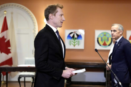 marc-miller-returns-to-cabinet-as-culture-minister,-replacing-guilbeault