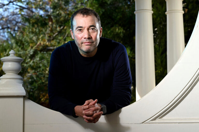 washington-post-ceo-steps-down-days-after-major-staff-cuts