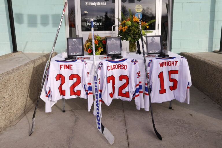 mustangs-to-hold-benefit-game-for-hockey-players-who-died-in-alberta-highway-crash