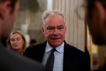 us-lawmakers-introduce-resolutions-in-house,-senate-seeking-to-block-military-action-in-venezuela