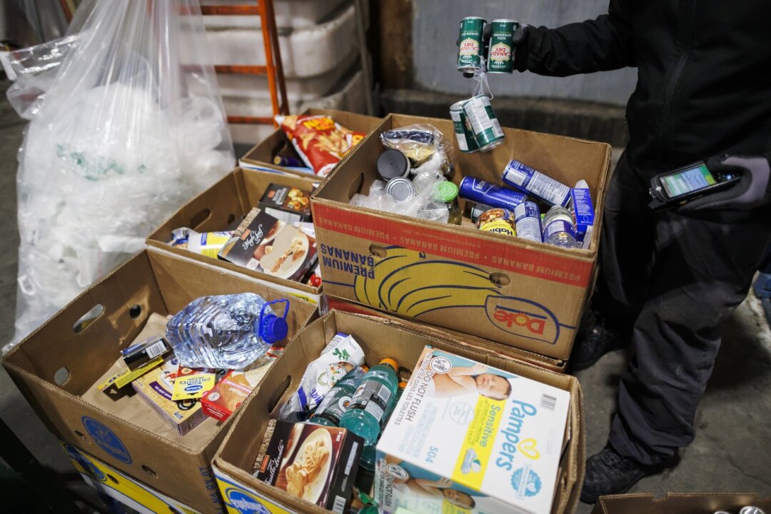 ontario-food-bank-use-hits-record-high-for-9th-straight-year:-report
